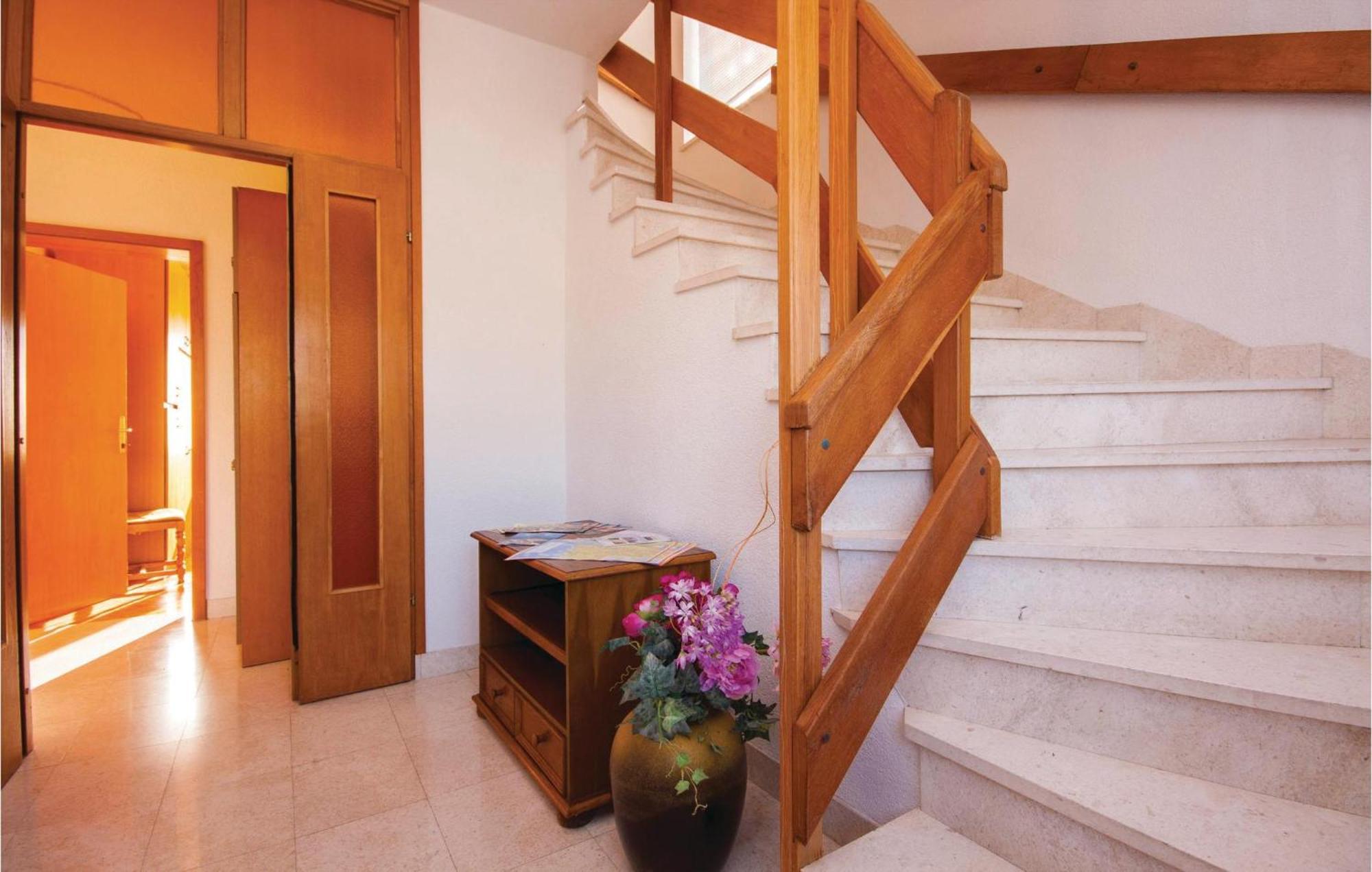 Cozy Home In Dolac With Kitchen Primosten Bagian luar foto
